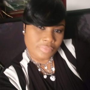 Meet your Posher, Latisha